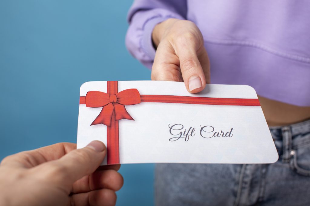card cadou personalizat